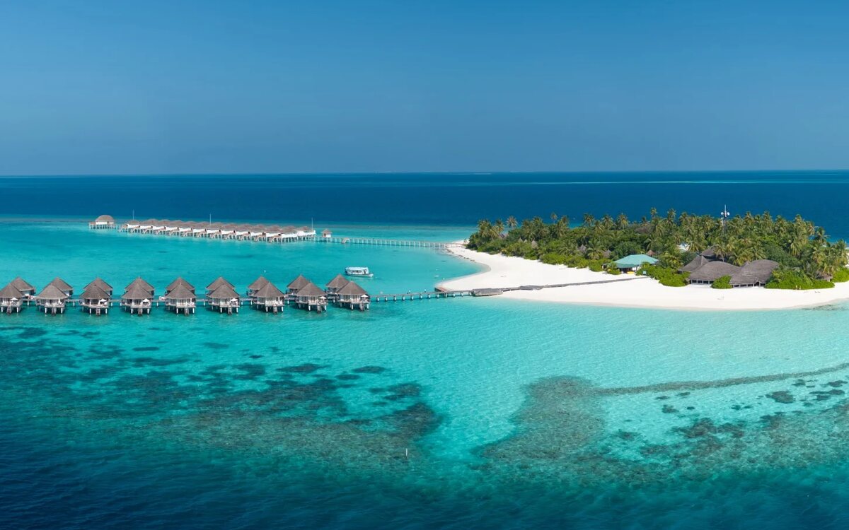 Aanugandu Island Resort on Aanugan'du Finolhu and Aanugan'du Huraa Island in the Maldives